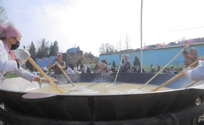 ЛЎҒУМБЕКДА 8 ТОННА СУМАЛАК ТАЙЁРЛАНДИ