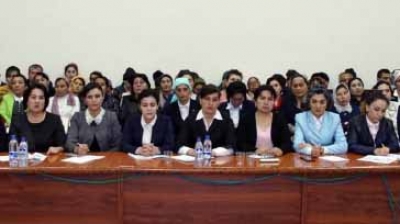 Хотин-қизларнинг ижтимоий-сиёсий фаоллигини оширишга бағишланган анжуман бўлиб ўтди