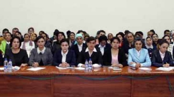 Хотин-қизларнинг ижтимоий-сиёсий фаоллигини оширишга бағишланган анжуман бўлиб ўтди