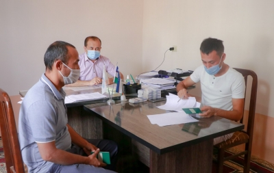 АЖРАТИЛГАН МАБЛАFЛАР ЭГАЛАРИГА ЕТКАЗИЛМОҚДА