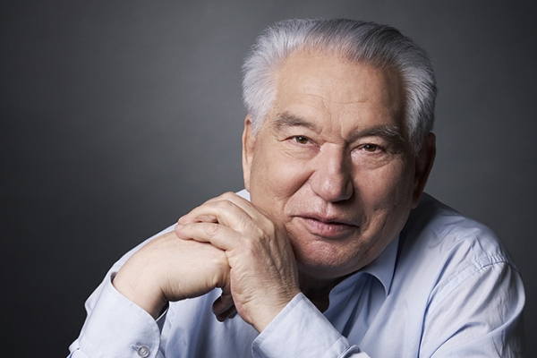 ЧИНГИЗ АЙТМАТОВ АСАРЛАРИНИ ТАКРОР-ТАКРОР ЎҚИГИНГ КЕЛАВЕРАДИ