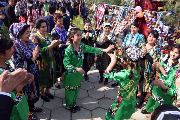 НАВРЎЗ ШОДИЁНАЛАРИ ДИЛЛАРГА ҚУВОНЧ УЛАШДИ