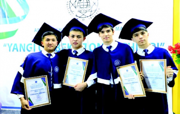 Aндижон шахридаги Президент мактабида битирув кечаси