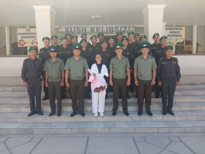 Чемпион қиз чегарачилар билан суҳбатда бўлди