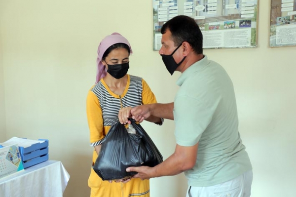 Эҳтиёжманд оилаларга хайрия кўмаги тарқатилди