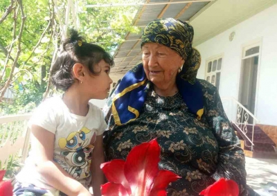 ХОРАЗМ ЛАЗГИСИНИ ЭШИТСАМ, БОЛАЛИК ХОТИРАЛАРИМ УЙFОНАДИ, -