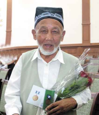 Меҳнат ва ҳалоллик инсонни улуғлайди, - дейди асакалик меҳнат фахрийси Олимжон ота Раҳимов