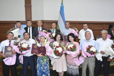 МАТБУОТ ВА ОММАВИЙ АХБОРОТ ВОСИТАЛАРИ ХОДИМЛАРИГА ЭҲТИРОМ КЎРСАТИЛДИ