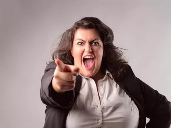 Эркакшодалик аёл кишига ярашмайди ёхуд нима учун аёллар қўполлашиб бормоқда?