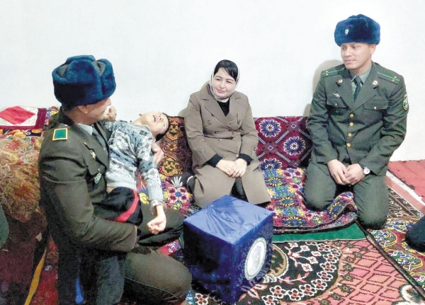 Ҳарбийлар ногиронлар ҳолидан хабар олишди