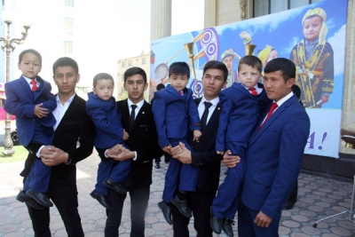 АСАКАДА 21 НАФАР БОЛАНИНГ СУННАТ ТЎЙИ БЎЛИБ ЎТДИ