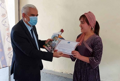 Ректор имтиёз асосида талабаликка қабул қилинган қизлар билан учрашди