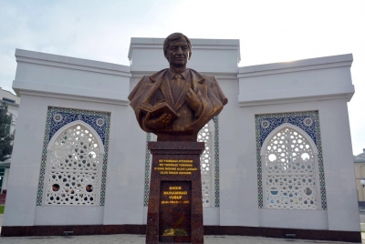 АНДИЖОН ШАҲРИДА ЎЗБЕКИСТОН ХАЛҚ ШОИРИ МУҲАММАД ЮСУФ ХИЁБОНИ ОЧИЛДИ